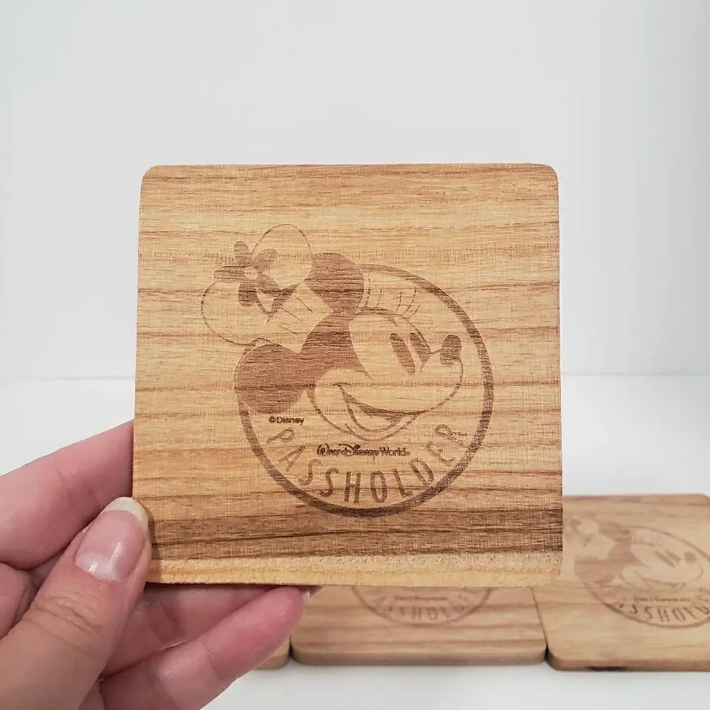 Disney Parks Pass‎ holder Chef Minnie Mouse Wood Coaster Set Drinks